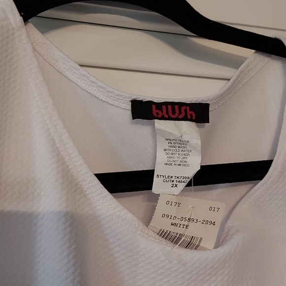 Top - Picture 3 of 3